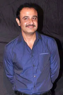 Görsel: Vivek_musharan_colors_indian_telly_awards.jpg: http://www.bollywoodhungama.com / *derivative work: Boseritwik / CC BY Vivek Mushran