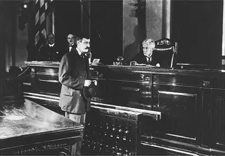 Görsel: Produced by the US Government / Kamu malı Warren Cook
