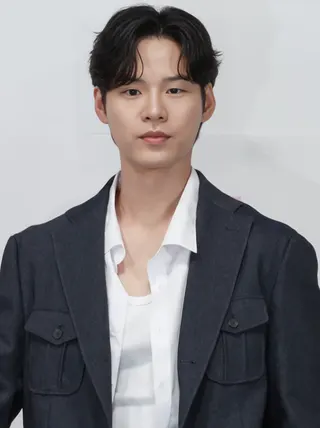 Yoon Ji-on