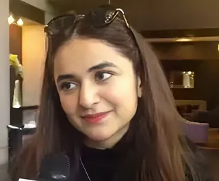 Görsel: VOA Urdu on YouTube / Kamu malı Yumna Zaidi