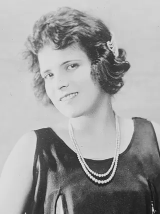 Zena Keefe